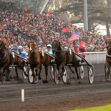 Ourasi - Hippodrome De Vincennes - Netflix Saint-Maurice (Val-de-Marne) Exterior foto